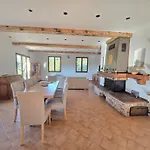 Villa Les Oliviers Du *