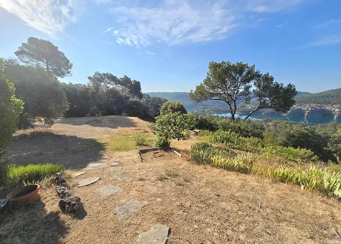 Les Oliviers Du 别墅 *