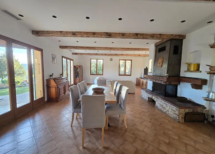 Les Oliviers Du 别墅