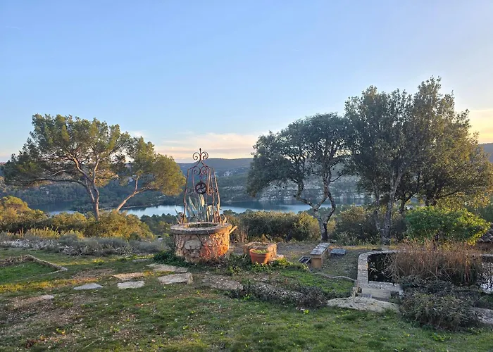 Les Oliviers Du 别墅